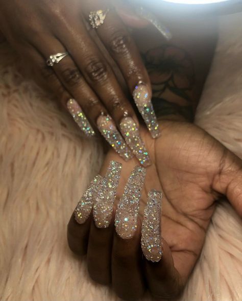 New Year’s Eve Sparkly Nails, New Year’s Eve Nail Inspired, Party Nails New Years Eve Sparkle, New Year’s Eve Makeup Glitter, New Year’s Eve Nails￼, Nails On Black Women, Nye 2023, Black Pics, Champagne Campaign