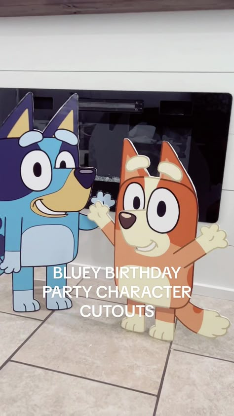 Bluey Bingo Cutout, Bluey Bingo Cardboard Cutouts, Bluey Bingo Cutout Diy, How To Make Character Cutouts, Bluey Character Cutouts Diy, Trunk Or Treat Ideas Bluey, Trunk Or Treat Bluey Theme, Bluey Backdrop Ideas, Diy Character Cutouts