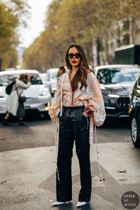 Evangelie Smyrniotaki, 2019 Outfits, Fashion Show Backstage, 2020 Street Style, Street Style 2016, Giovanna Battaglia, Reportage Photography, Carine Roitfeld, Athleisure Trend