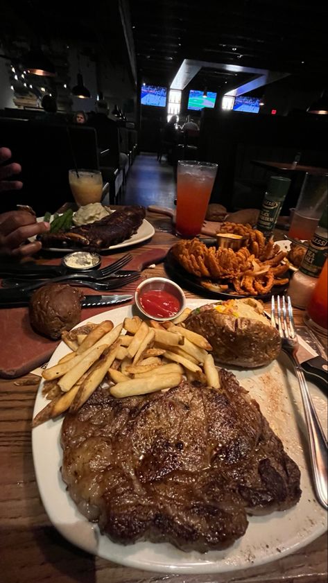 outback steakhouse, dinner with friends, food, steak, going out with friends, foodp0rn, french fries, steakhouse, baked potatos, loaded potatoes Steak And Fries, Steakhouse Dinner, Loaded Potatoes, Steak Dinners, Food Steak, Going Out With Friends, Outback Steakhouse, Dinner Restaurants, Friends Food