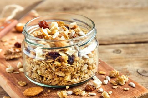 When making granola for a diabetic, the cook has to take into consideration how the dish will affect the patient's overall daily diet plan. While granola can be purchased at... How To Make Granola, 10 Healthy Foods, Homemade Yogurt, Granola Recipes, Homemade Granola, Idee Pasto Sano, Camping Meals, Vegan Diet, Cottage Cheese