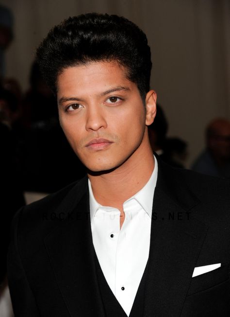 Bruno Mars.... I don't have a crush on him. I just love his music :) Bruno Mars, Mars, White, Black