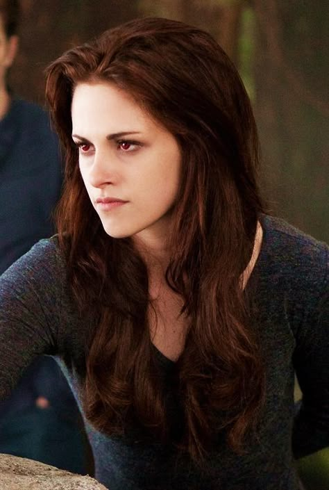 Vampire Hair, Kristen Stewart Twilight, Twilight Saga Breaking Dawn, Bella Cullen, Twilight Breaking Dawn, Breaking Dawn Part 2, Twilight Photos, Twilight New Moon, Twilight Film