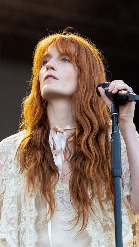 Florence Welch Hairstyle, Florence And The Machine Hair, Florence Welch Hair, Florence Welsh, Florence Welch Style, Dance Fever, Florence Welch, Florence The Machines, Ginger Girls