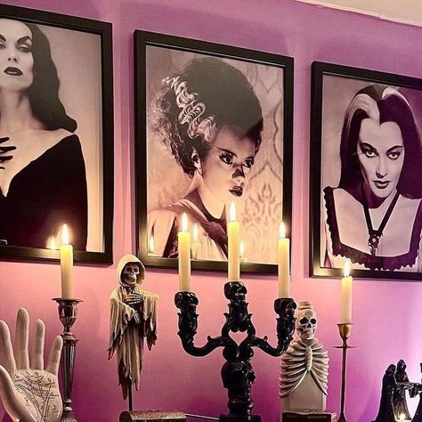 Gothic Beauty Room, Girly Goth Decor, Goth Beauty Room, Black Pink House, Girly Goth Home Decor, Pastel Goth Office, Soft Goth Home Decor, Pink Goth Living Room, Pink And Black Home Decor