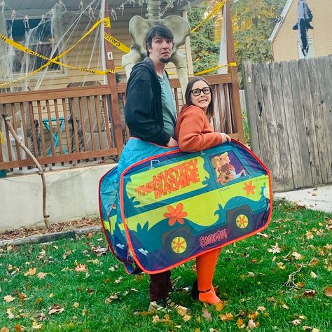 DIY Shaggy and Velma costume with Mystery Machine children’s tent Mystery Machine Cozy Coupe, Mystery Machine Trunk Or Treat Ideas, Trunk Or Treat Mystery Machine, Thelma Costume Halloween Scooby Doo, Mystery Machine Stroller, Shaggy And Velma, Velma Costume, The Mystery Machine, Mystery Machine