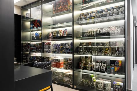 Comic Book Rooms, Collection Display Ideas, Hot Toys Collection, Toy Collection Display, Comic Room, Book Rooms, Recessed Shelves, Memorabilia Display, Nerd Room