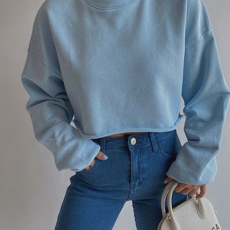 f63f65b503e22cb970527f23c9ad7db1desc45269184ri Light Blue Sweatshirt, Street Sweatshirt, Wardrobe Tips, Outfits Chic, Nice Style, Sweatshirt Outfit, Thrift Fashion, Stylish Clothes For Women, Blue Sweatshirt