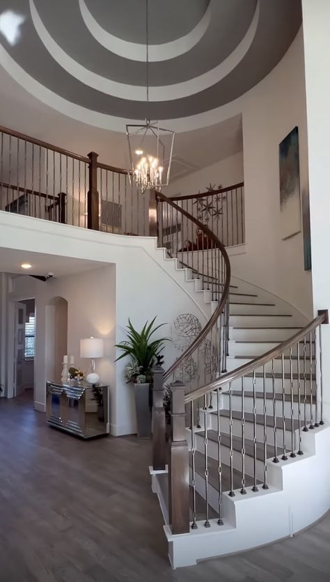 Curved Stair Railing, Curved Staircase Foyer, Stair Layout, Stair Railing Ideas, Staircase Foyer, Staircase Railing Design, Staircase Railing, Entry Stairs, Stair Railing Design