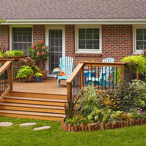 Front Deck Ideas Entrance, Front Porch Deck Ideas, Landscaping Around Deck, Front Porch Deck, Front Porch Steps, Porch Remodel, Patio Deck Designs, Front Porch Design, Front Deck