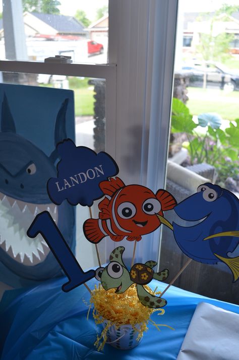 Finding Dory centerpiece Dory Centerpieces Ideas, Finding Dory Centerpieces Ideas, Finding Nemo Centerpieces Ideas, Nemo Centerpieces Ideas, Finding Nemo Centerpieces, Nemo Centerpieces, Nemo Baby Shower, Finding Dory Birthday Party, Dory Birthday Party