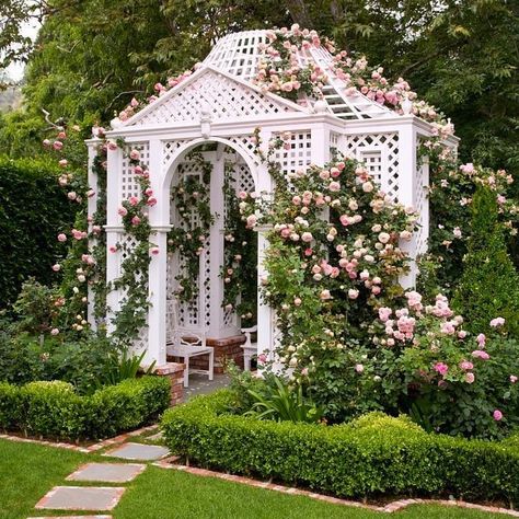 Garden sheds and gazebos can be charming additions to any garden and I love this one covered in pink roses (shocker, I know!)... Also, is it Friday yet? Shed Makeover, Casas The Sims 4, Garden Gazebo, Patio Plants, Pink Garden, English Rose, Climbing Roses, Garden Structures, Covent Garden