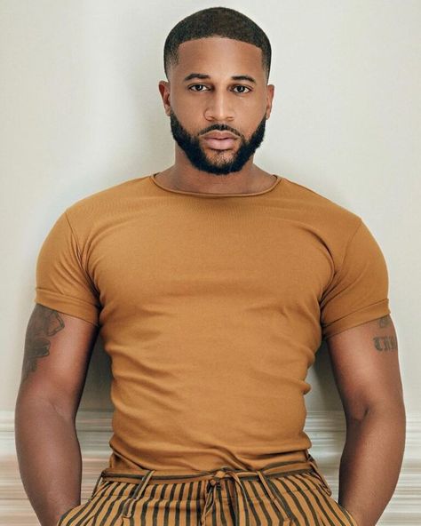 Devale Ellis, Black Men Casual Style, Football Wide Receiver, American Guy, Dark Skin Men, Mens Apparel, Twin Outfits, Mens Fashion Rugged, Rhythm And Blues