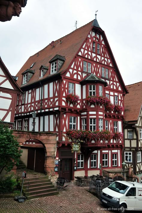 Miltenberg - Deutchland Miltenberg Germany, Barn Conversion Kitchen, Timber Window Frames, Timber Frame Kitchen, Log Cabin Kitchens, Board And Batten Exterior, Mountain Home Exterior, Timber Frame Barn, German Houses