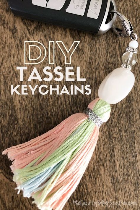 Learn how to make a keychain and create this beautiful boho tassel key ring. Click here for the full step by step tutorial with a video! #thecraftyblogstalker #tasselkeychain #boho #handmade Diy Tassel Keychain, Tassel Keychain Diy, How To Make Keychains, Keyring Craft, Diy Keychains, Tassel Crafts, Keychain Craft, Boho Keychain, Team Bonding