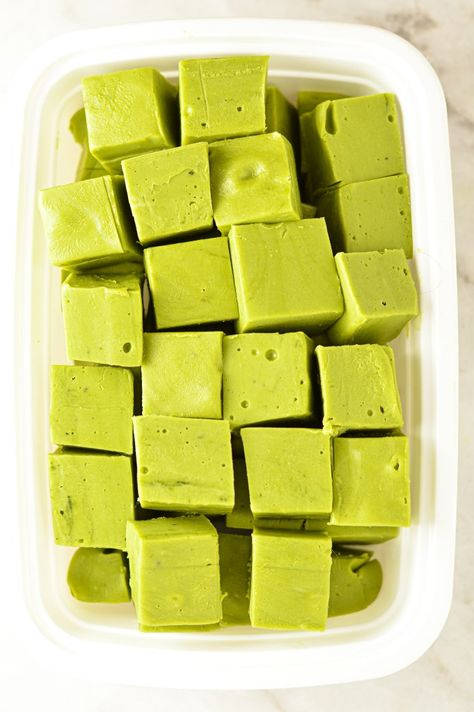 Matcha Fudge | A Taste of Madness Matcha Fudge Recipe, Matcha Condensed Milk, Matcha Fudge, Matcha Ideas, Diy Truffles, Christmas Flavors, Matcha Desserts, Yummy Candy, Matcha Recipes