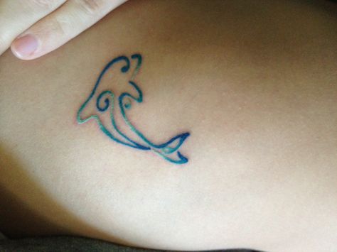 Blue ombré dolphin tattoo, I love it!! Only I would make it a pink sombre dolphin since I love pink and dolphins :) Dolphin Semicolon Tattoo, Dolphin Tattoo Simple, Minimalist Dolphin Tattoo, 717 Tattoo, Dolphin Tattoos, Dolphin Tattoo, Henne Tattoo, Cute Henna Tattoos, Henna Style Tattoos