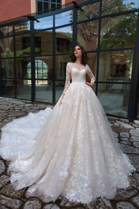 Robe De Mariée 2021 New Arrival Cathedral Train Embroidery Appliques Lace Wedding Dress Elegant Illusion O-Neck Full Sleeve Gown#wedding dresses #bride Lace Wedding Dress Elegant, Wedding Dress Styles Chart, Turkish Wedding Dress, Train Embroidery, Wedding Dress Elegant, Muslimah Wedding Dress, Red Bridal Dress, Wedding Cars, Fairy Tale Wedding Dress