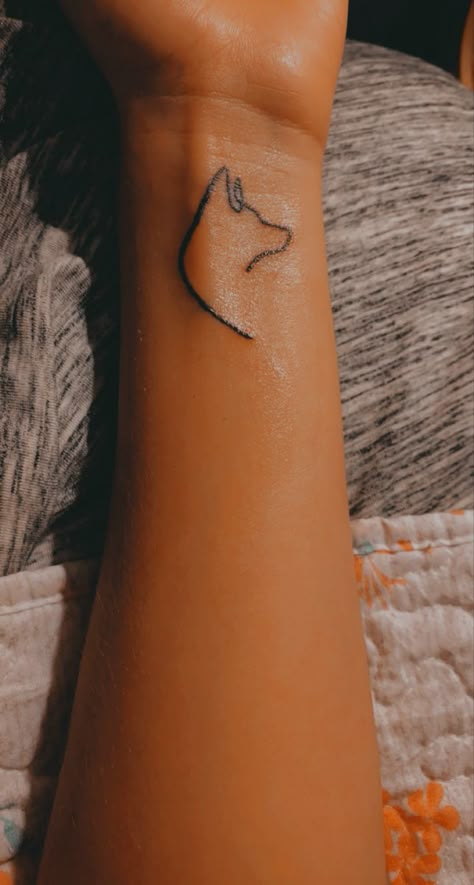 German Shepherd Small Tattoo, Tiny German Shepherd Tattoo, Gsd Tattoo Simple, German Shepherd Tattoo For Women, Samoyed Tattoo Minimalist, Dog Tattoo Ideas German Shepherd, Husky Tatoos, Simple German Shepherd Tattoo, Small Husky Tattoo