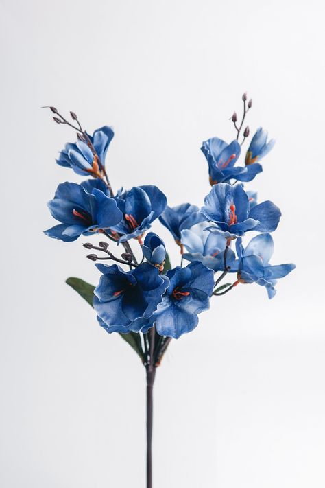 Specifications: Material: Silk cloth; Plastics; Weight: 70g/pcs Length：45cm/ 17.55" Number of Twigs: 5 Colors: Blue, White, Red,Rose Red NO POT INCLUDED Diy Crochet Rose, Orchids Bouquet, Flowers Orchids, Party Event, Artificial Flowers, Orchids, Wedding Party, Silk, Flowers