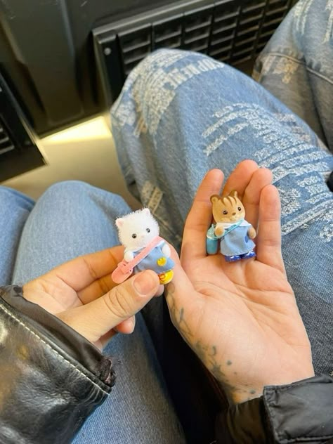 Calico Critters Couple, Calico Critters Aesthetic, My Kind Of Love, Calico Critters, Sonny Angel, Foto Ideas Instagram, Sylvanian Families, Your Girl, 가을 패션