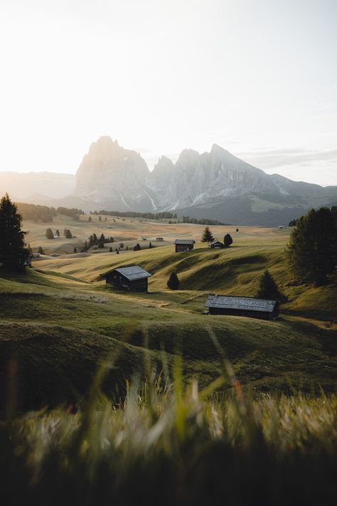 Travel Photographer Aesthetic, Dolomites Aesthetic, Dolomites Photography, Dolomites Elopement, Cabin Aesthetic, Dolomites Italy, Adventure Landscape, Hand Photography, Outdoor Photographer