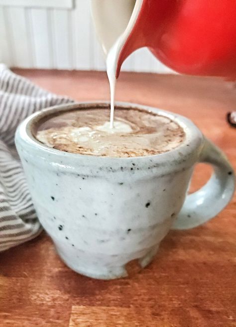 How To Make Mexican Coffee (a 15 minute, 5 ingredient recipe in the Mexican way) Mexican Mocha Coffee Recipe, Mexican Mocha Coffee, Mexican Coffee Recipe, Chocolate Coffee Recipes, Mocha Coffee Recipe, Homemade Coffee Syrup, Mexican Mocha, Specialty Coffee Drinks, Espresso Recipes