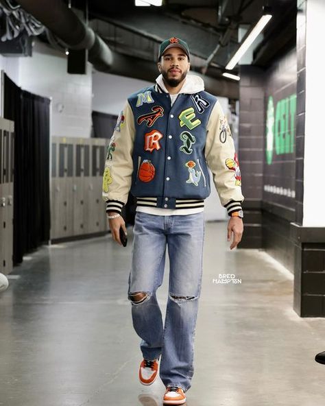 Jayson Tatum Outfits, Nba Players Outfits, Men With Style, Inspo Photoshoot, Varsity Jacket Outfit, Embroidery Clothing, Nike Outfit, Nba Fashion, Jayson Tatum