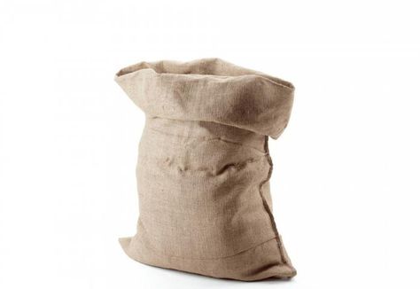 Beyond Sack Races: Natural Jute Garden Bags : Gardenista Jute Handbags, Jute Shopping Bags, Jute Sack, Sack Race, Bunny Birthday Party, Garden Bags, Burlap Sacks, Burlap Tote, Gift Sack