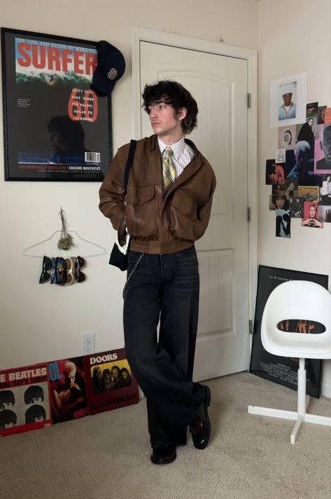 80s Casual Outfit Men, Male Teacher Outfits Casual, 70s Masc Fashion, Men’s Fashion Vintage, Grandpacore Outfit Male, Vintage Male Fashion, Punk Style 70s, Vintage Male Outfits, Brown Pants Outfit Men