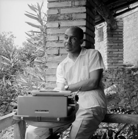 Surreal Encounters in Ralph Ellison’s ‘Invisible Man’ - The New York Times Ralph Ellison, Ap Literature, Black Writers, Richard Wright, National Book Award, Invisible Man, Best Novels, Banned Books, Book Awards