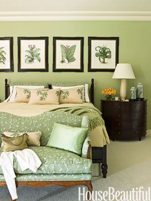 Traditional Green Bedroom. Nightstands, Thomas Pheasant for Baker. Settee covered in Cowtan & Tout Trailing Leaf Linen. Mint Green Bedroom, Green Bedrooms, Green Bedroom Ideas, Sage Green Bedroom, Green Cottage, Paint Colors Benjamin Moore, Green Walls, Green Bedroom, Green Room