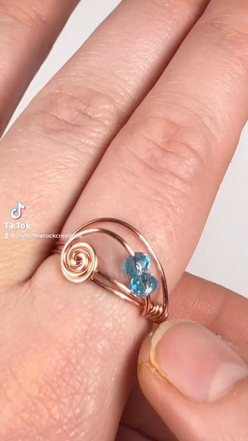 Diy Fidget Ring, Wire Wrapped Jewelry Rings, Easy Rings, Rings Tutorial, Rock Creations, Diy Wire Jewelry Rings, Wire Creations, Wire Jewelry Patterns, Wire Jewelry Rings