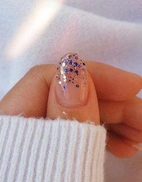 Subtle Glitter Nails, Short Glitter Nails, Glitter Nails Pink, Ombre Glitter Nails, Glitter Nail Ideas, Nails Pink Glitter, Nails Festive, Purple Glitter Nails, Confetti Nails