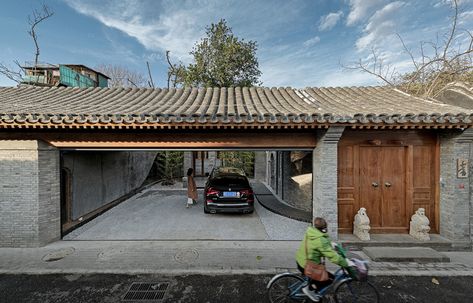 Bamboo Home, Chinese Courtyard, Types Of Bricks, Modern Courtyard, Chinese House, Front Courtyard, Internal Courtyard, Building Roof, Glass Brick