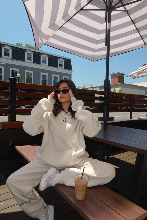 Shop our Summer in Southie edit. Limited edition loungewear dropping every Friday at 10am EST. Cozy, comfy, for trendsetters.  Easy outfit, outfit inspo, fashion, style, sweatshirt, sweatpant outfit, hoodie, street style, trendy Sweatpants And Hoodie Outfit, Hoodie And Joggers Outfit, Hoodie Street Style, Sweatpants And Hoodie, Cozy Luxury, Love Angel, Outfit Hoodie, Luxury Loungewear, Comfortable Loungewear