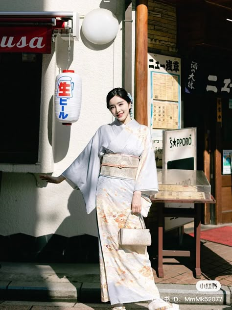 Yukata Aesthetic, Yukata Pose, Kimono Photoshoot, Japanese Wedding Dress, Japanese Kimono Fashion, Kimono Aesthetic, Japan Travel Photography, East Asian Culture, Kimono Hakama