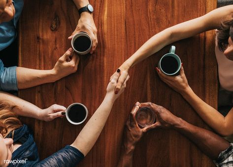 Partner shaking hands in a cafe | premium image by rawpixel.com / Felix Moodboard Cafe, People Drinking Coffee, Photos For Business, Cold Brew Tea, Coffee Vending Machines, Brunch Cafe, Coffee Shot, Brew Tea, Shaking Hands