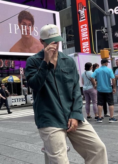 Men’s Fashion Inspiration Nyc Instagram Pictures, Photo Ideas Men, New York Photo Ideas, Nyc Photo Ideas, Find Your Own Style, Noah Beck, Nyc Instagram, European Men, Street Style Aesthetic