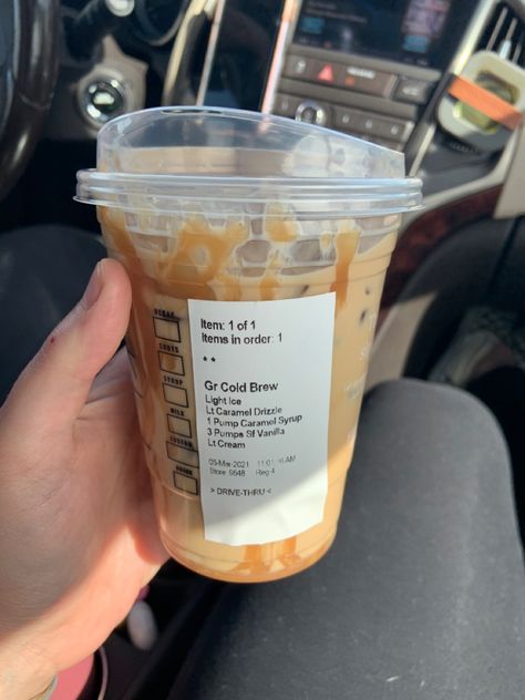 Starbucks Drinks Grande, Grande Starbucks Drinks, Morning Beverages, Cold Starbucks Drinks, Starbucks Orders, Secret Starbucks Recipes, Iced Starbucks Drinks, Coffee Recipes Starbucks, Healthy Starbucks Drinks