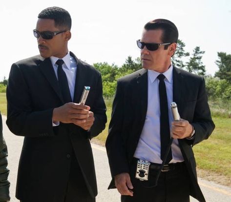 MiB - Will Smith & Josh Brolin Michael Stuhlbarg, Hk Movie, Jemaine Clement, Mormon Memes, Step Up Revolution, Debut Photoshoot, Josh Brolin, Tommy Lee Jones, Willow Smith