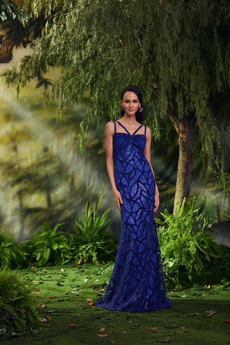 Tadashi Shoji fall 2024 ready-to-wear collection at New York Fashion Week. Tadashi Shoji Dresses, Show Collection, Beautiful Prom Dresses, Tadashi Shoji, Fashion Show Collection, Fall 2024, New York Fashion Week, Beautiful Blue, New York Fashion