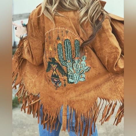 The Perfect Look For This Fall! This Jacket Will Help You Layer With Anything Easily! Embellished With Embroidery Design On Back With Open Front Bodice. Trending Fit, Super Stretchy Fabrication. Southwest Vibes, Cactus Embroidery, Nfr Fashion, Cowboy Chic, Cowgirl Accessories, Rodeo Outfits, Trendy Fits, Western Jacket, Faux Suede Jacket