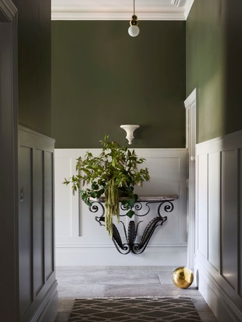 #Meet #Chelsea #Hing Edwardian Hallway, Edwardian Home, Green Hallway Ideas, Green Hallway, Edwardian House, Hallway Designs, Hallway Ideas Entrance Interior Design, Hallway Ideas Colour, Hallway Ideas Entrance Narrow