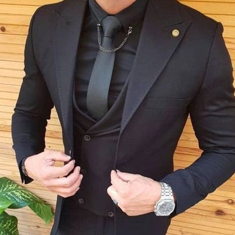 Three Piece Suit Mens, Black Three Piece Suit, Men Suits Black, Tuxedo Wedding Suit, Mens Wedding Suits, Styles Ankara, Suits Korean, Black Suit Men, Brown Suit