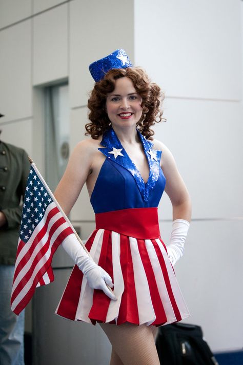 Captain America USO Girl by jamestheawesomepeach on DeviantArt Usa Costume, Girl Captain, Fish Costume, Captain America Costume, Running Costumes, Marvel Cosplay, Halloween Girl, Halloween Cosplay, Up Girl