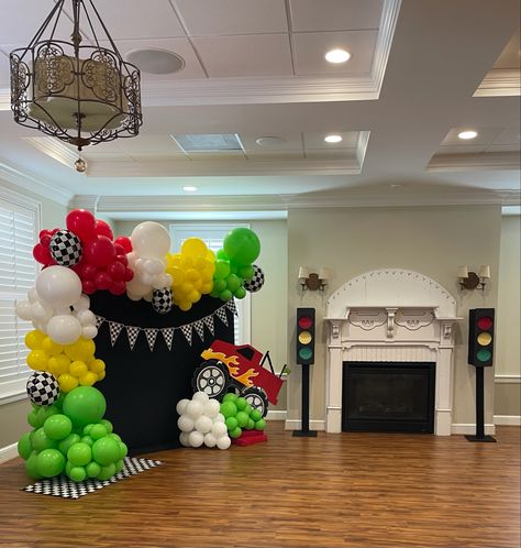 Monster Truck Birthday Backdrop, Tractor Balloon Arch, Monster Truck Balloon Arch, Monster Truck Balloon Garland, Monster Truck Backdrop, Monster Jam Birthday, Monster Truck Theme, Birthday Things, Monster Truck Party