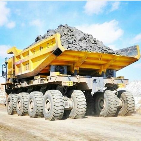 Giant Truck, Earth Moving Equipment, Runabout Boat, Caterpillar Equipment, Heavy Construction Equipment, Large Truck, Construction Machines, Mining Equipment, Big Car