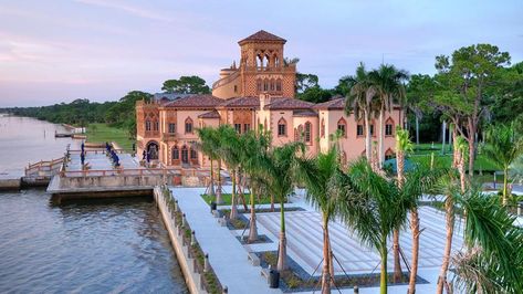 Cà d’Zan Mansion (Credit: The John and Mable Ringling Museum of Art) Tampa Wedding Venue, Florida Mansion, Ringling Museum, Florida Destinations, Destin Florida Wedding, Florida City, Florida Wedding Venues, Places To Get Married, Visit Florida