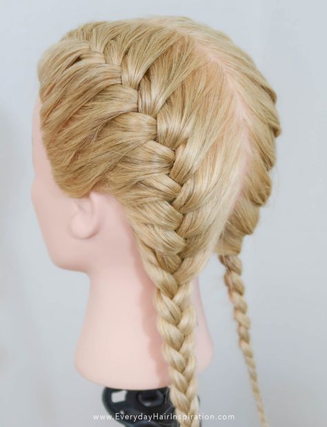 How to french braid step by step for beginners. French braid are so practical and is very easy to to once you know the tecnique! French Braid Short Hair, How To French Braid, French Braids Tutorial, Two French Braids, Braiding Your Own Hair, French Braids, French Braid Hairstyles, Hair Braid Videos, Short Braids